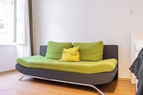 Cozy 2BR Apt With Excellent Connectivity