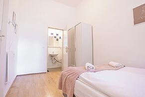 Cozy 2BR Apt With Excellent Connectivity