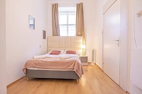 Cozy 2BR Apt With Excellent Connectivity
