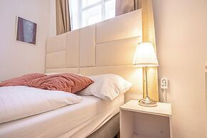Cozy 2BR Apt With Excellent Connectivity