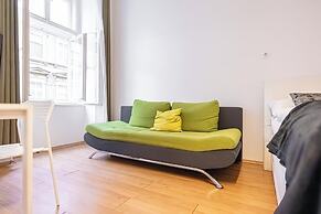 Cozy 2BR Apt With Excellent Connectivity