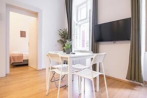 Cozy 2BR Apt With Excellent Connectivity