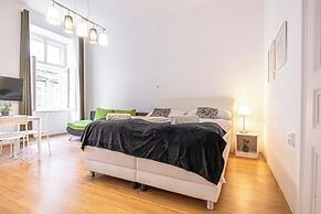 Cozy 2BR Apt With Excellent Connectivity