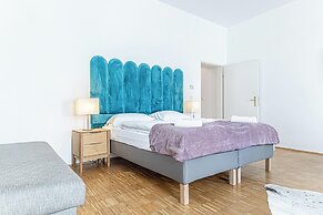 Elegant Spacious 2BR City Center Stay