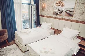 SM Luxury Hotel