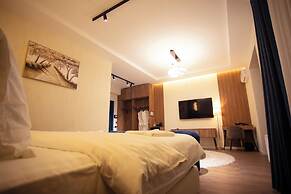 SM Luxury Hotel