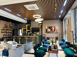 SM Luxury Hotel