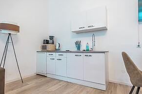 Comfortable 1BR Apartment Long Stays