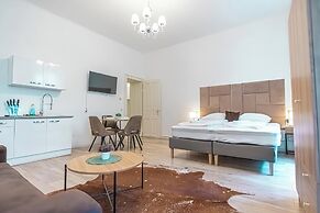 Comfortable 1BR Apartment Long Stays