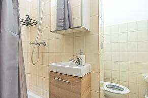 Comfortable 1BR Apartment Long Stays
