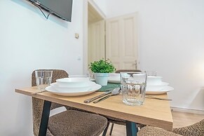 Comfortable 1BR Apartment Long Stays