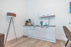 Comfortable 1BR Apartment Long Stays