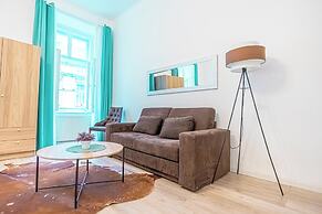 Comfortable 1BR Apartment Long Stays