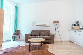 Comfortable 1BR Apartment Long Stays