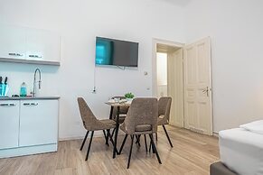 Comfortable 1BR Apartment Long Stays