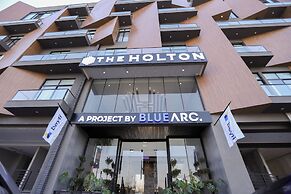 The Holton Stays by Bayti