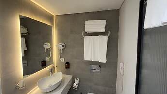 Golden Park Hotel