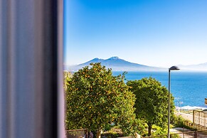 Lite Life Panoramic Flat by Napoliapartments