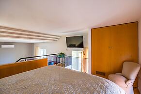 Lite Life Panoramic Flat by Napoliapartments
