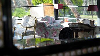 Garrya Romo Hotel