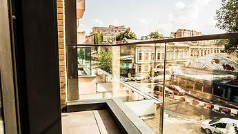 Central Carol Aparthotel 2