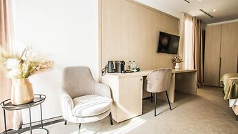 Central Carol Aparthotel 2
