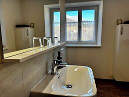 Heli's Holiday Suites