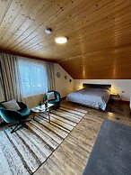Heli's Holiday Suites