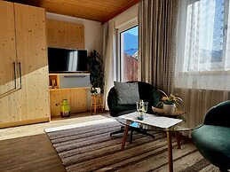 Heli's Holiday Suites