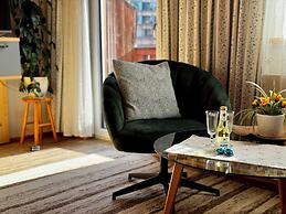 Heli's Holiday Suites