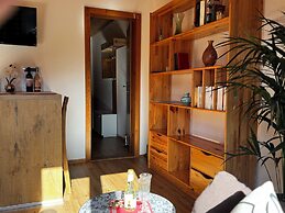 Heli's Holiday Suites