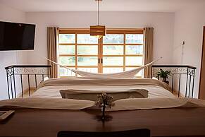 El Solaz By Honnor Living