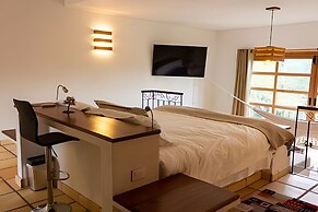 El Solaz By Honnor Living