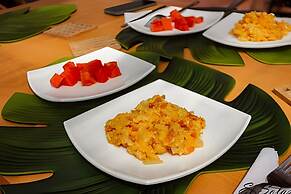 El Solaz By Honnor Living
