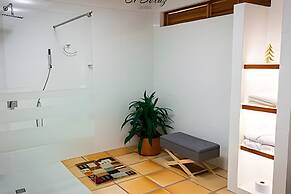 El Solaz By Honnor Living