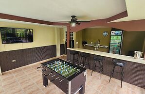 Coconut Lodge