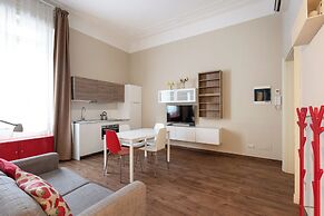 PORTA ROMANA APARTMENTS