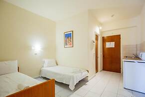 Vivian Hotel