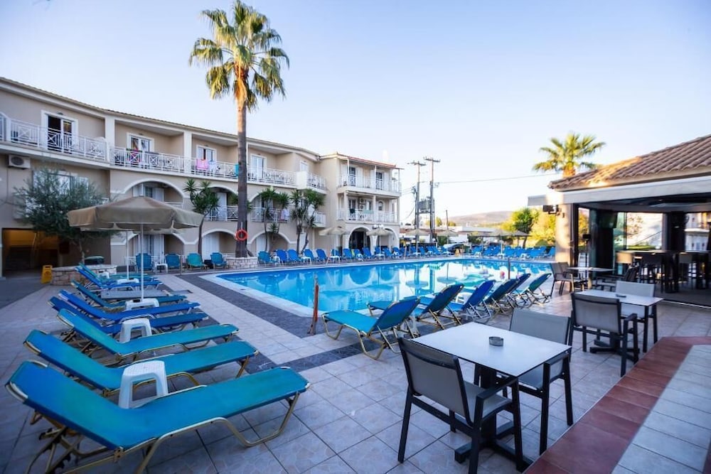 Vivian Hotel