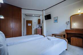 Vivian Hotel