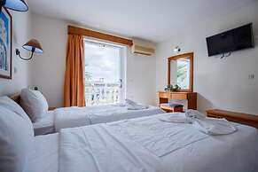 Vivian Hotel