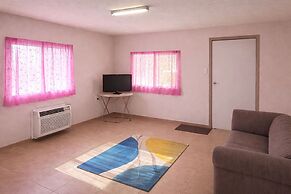 Valencia's Guesthouse