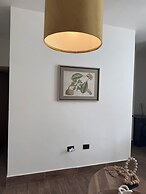 New Chic 2BR APT.