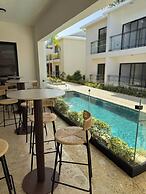 New Chic 2BR APT.