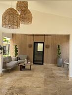 New Chic 2BR APT.