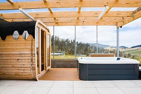 StayAU Breathtaking Panoramic Views