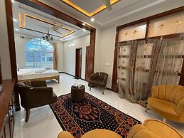 Lux Lodges Guest House