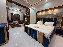 Lux Lodges Guest House