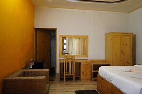 High Bank Himalayan Retreat Eco Resort