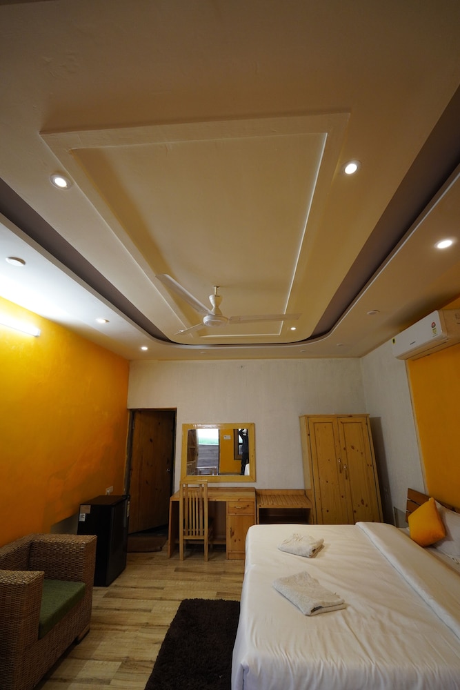 High Bank Himalayan Retreat Eco Resort
